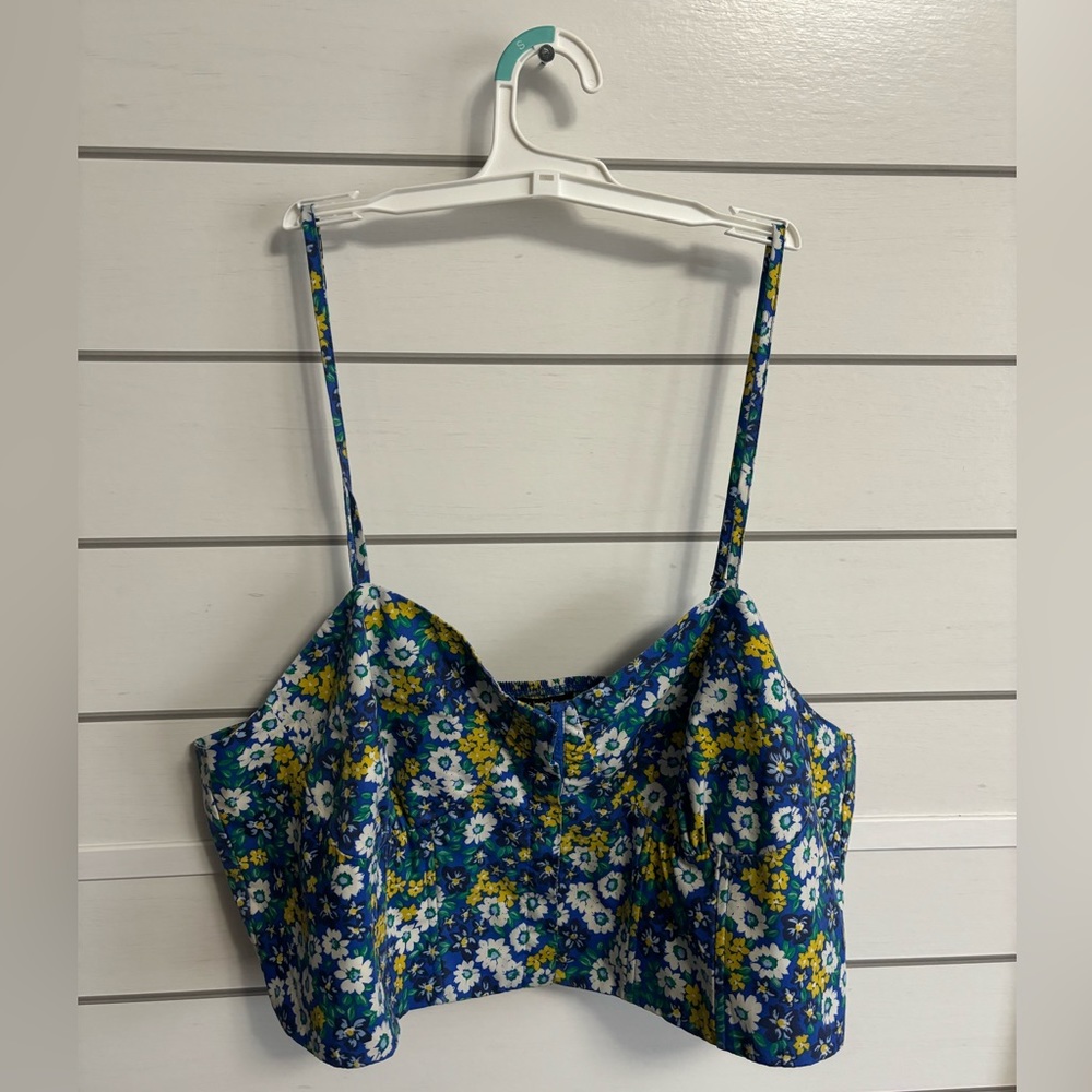Spaghetti Strap top with bright floral pattern. Size 2X.